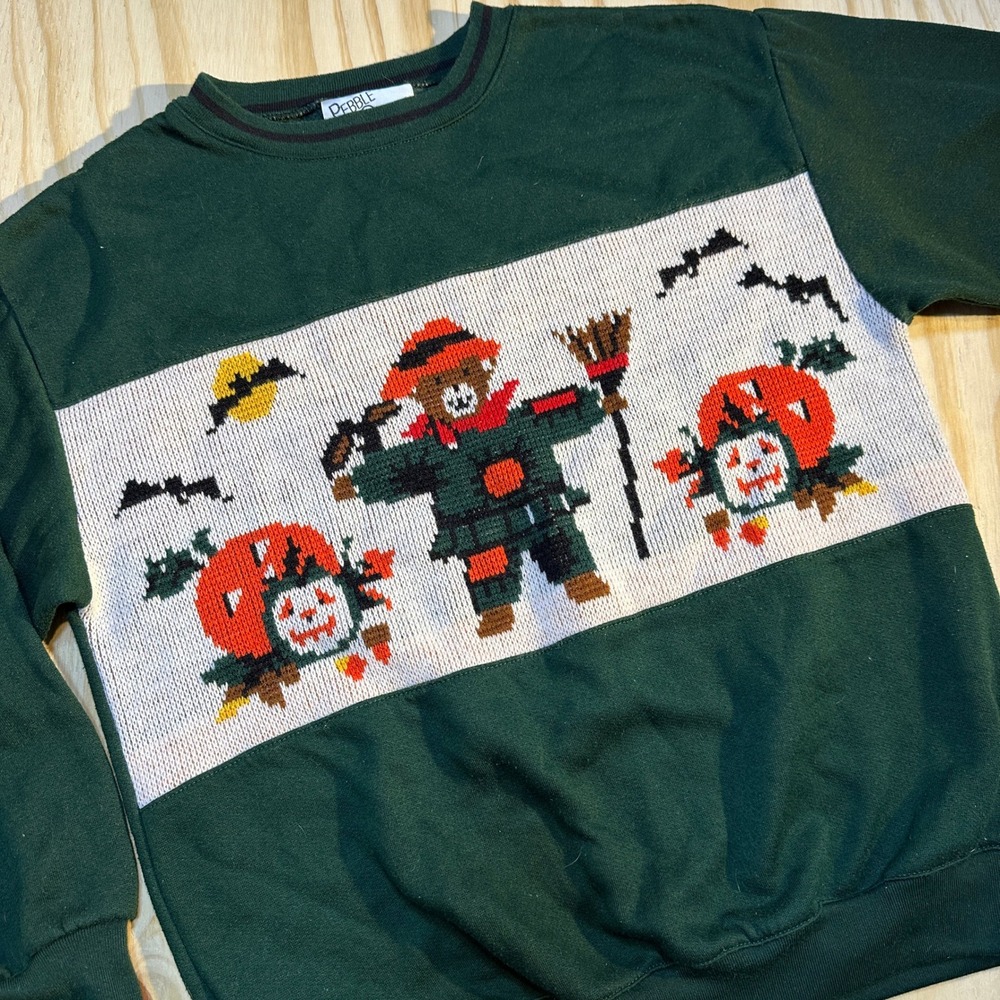 Pebble Court Womens Small Green Halloween Bear Scarecrow Vintage Sweatshirt